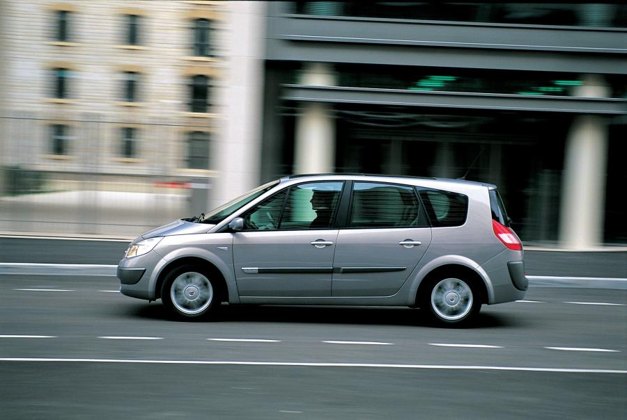  Renault Grand Scenic 2004 года  (фото 36 из 47)